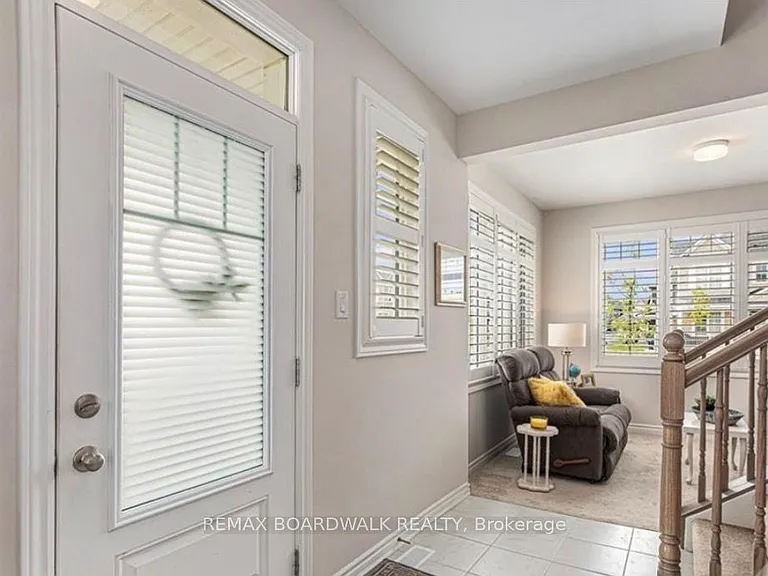 741 Derreen Ave — Photo 3