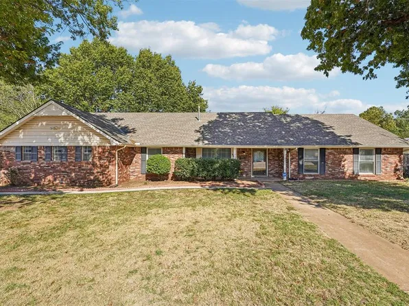 3737 Rolling Ln, Midwest City, OK 73110