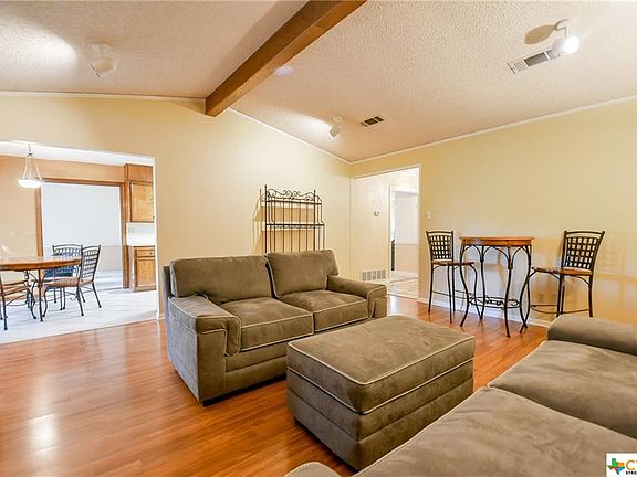 3rd image of 821 Trail Crest Dr
