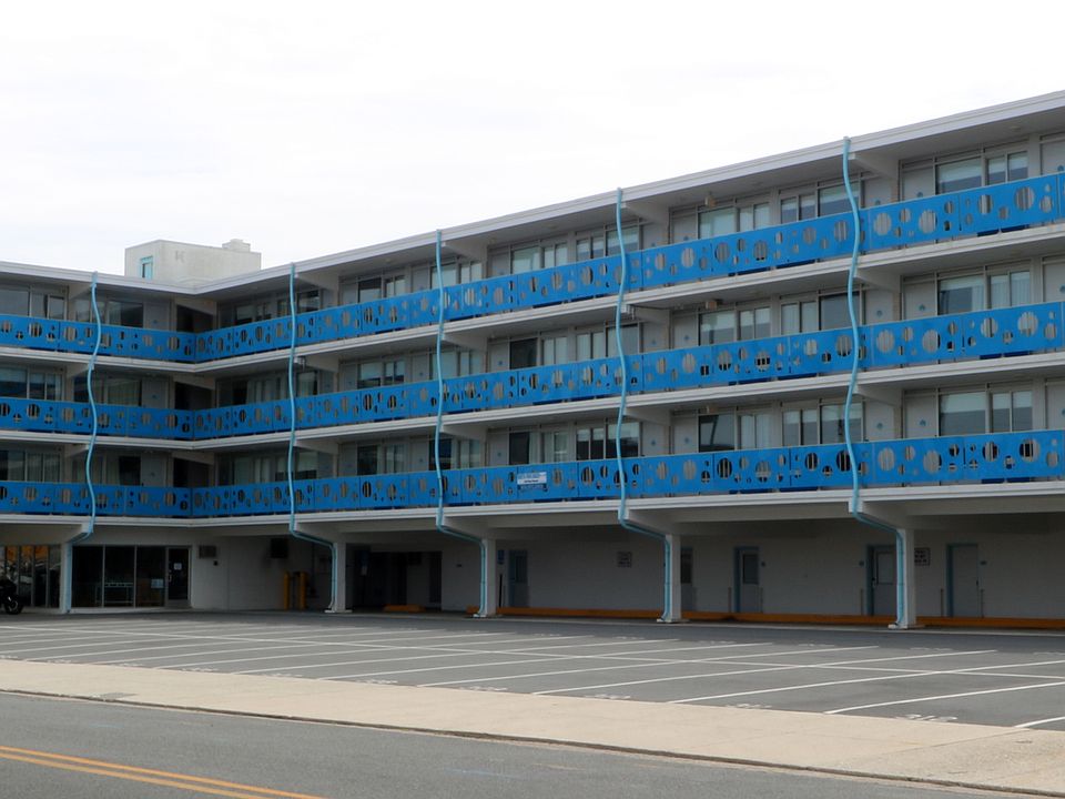 1st image of 870 7th St #103