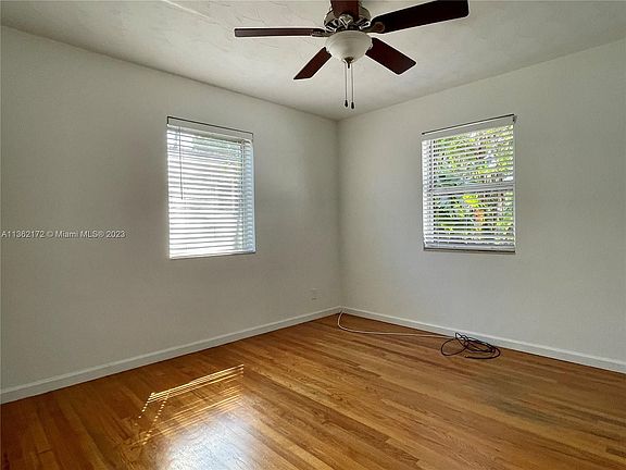 4th image of 2450 Grant St