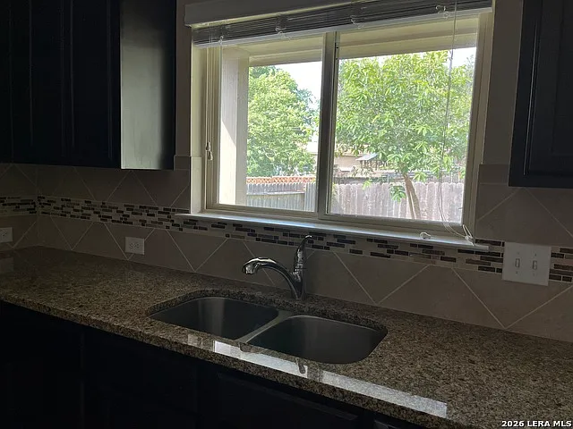 1871 Baron Dr — Photo 14