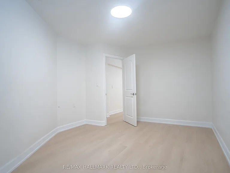 118 Fairholme Ave #1 — Photo 7