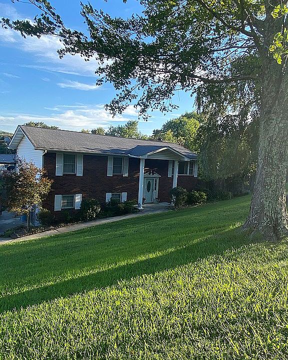 1st image of 6640 Greenview Dr