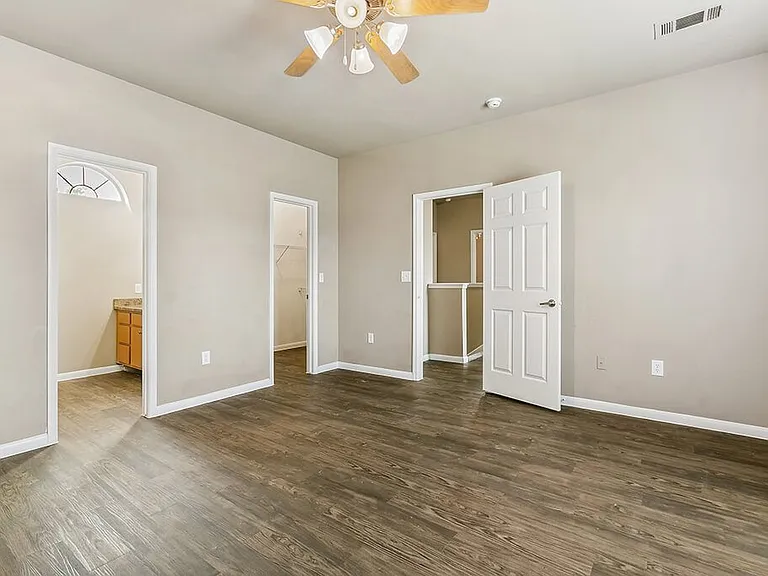 Sterling Green Village & Sheldon Ranch Apartments — Photo 5
