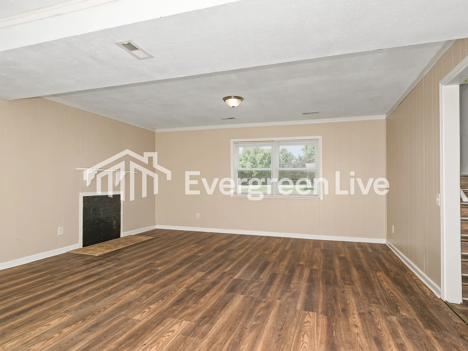 3 bed, 3.0 bath, 1700 sqft, $2,145 — Photo 3