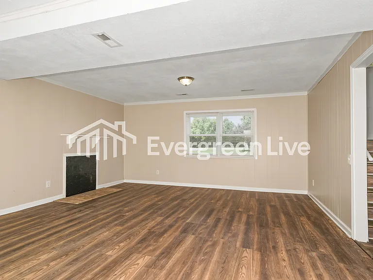 63 Oakridge West Dr — Photo 3