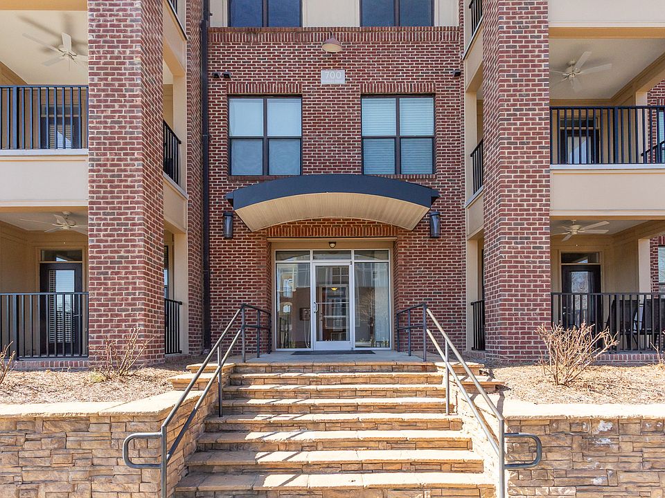 1st image of 700 Finsbury St APT 304