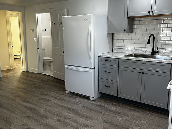 4th image of 345 Essex St APT 4