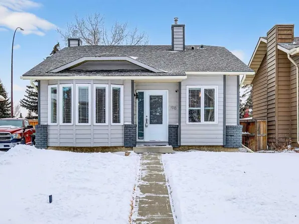 196 N Deersaxon Cir SE, Calgary, AB T2J 6R5