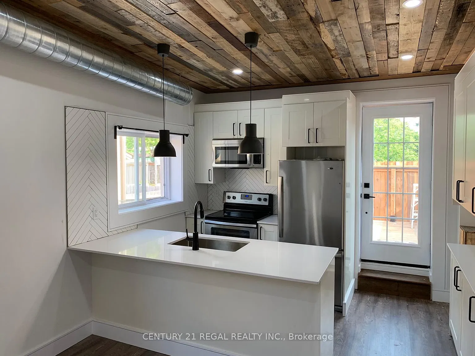 2 bed, $2,900 — Photo 1