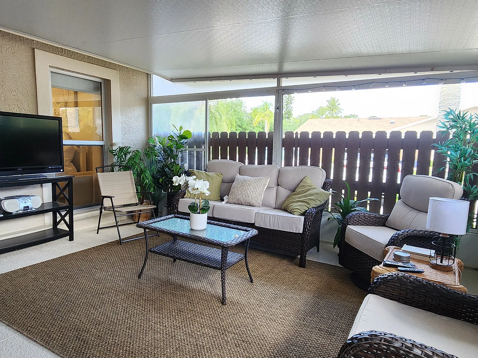 Seasonal ,fully furnished 2/2 — Photo 2