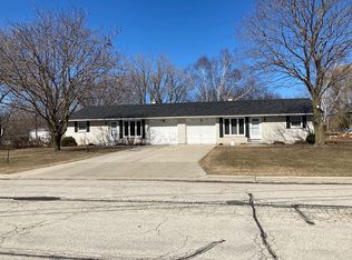 1727 Keehan Ln, Green Bay, WI 54311