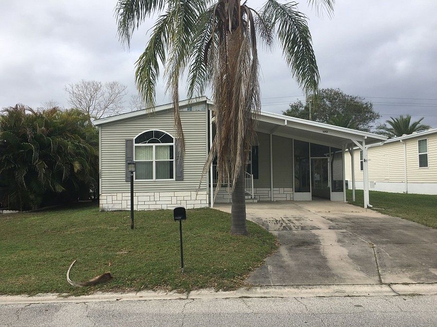 1st image of 1093 Wren Cir