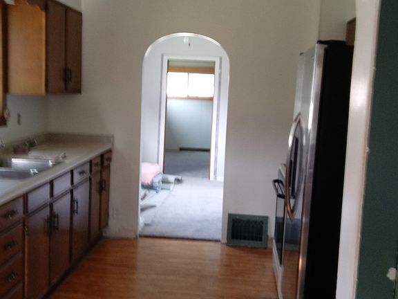 hardwood floors, kitchen