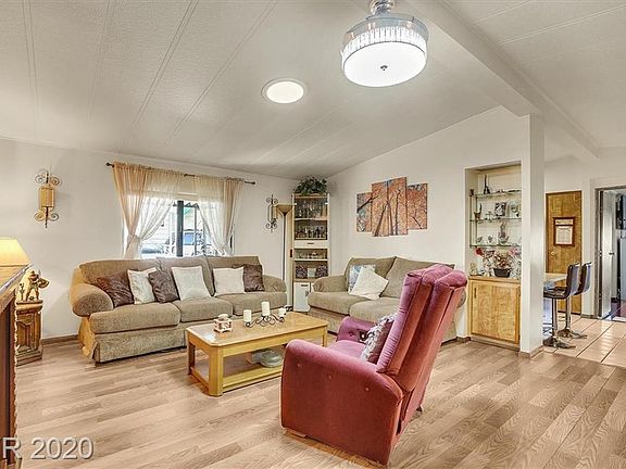 4th image of 3454 Isle Royale Dr