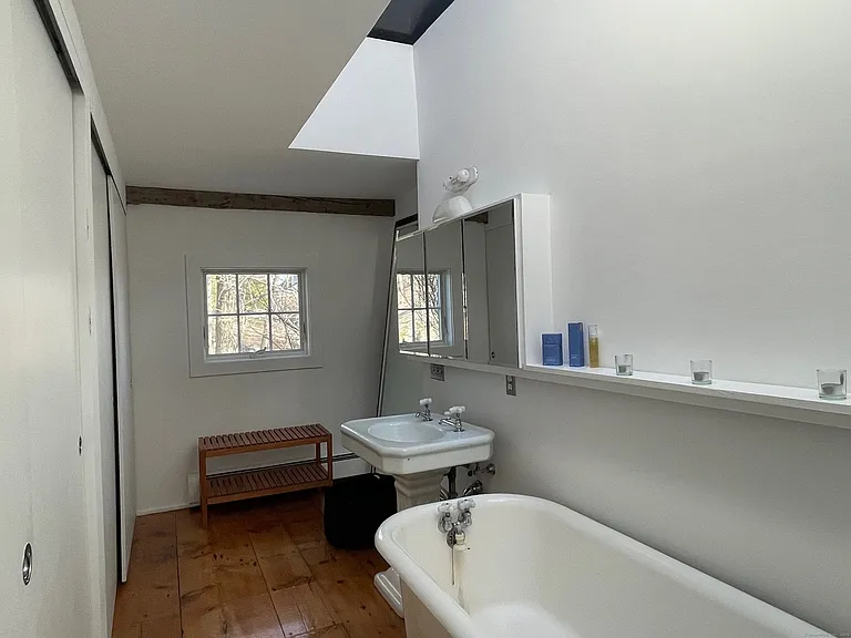 58 Wells Hill Rd — Photo 21