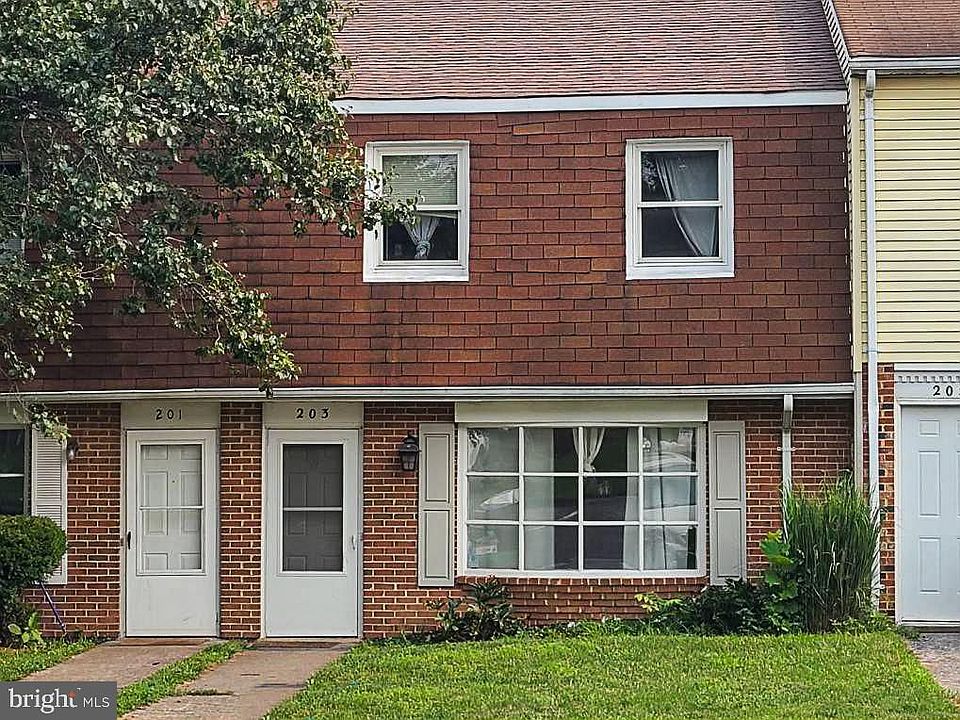 1st image of 203 Ash Hollow Dr