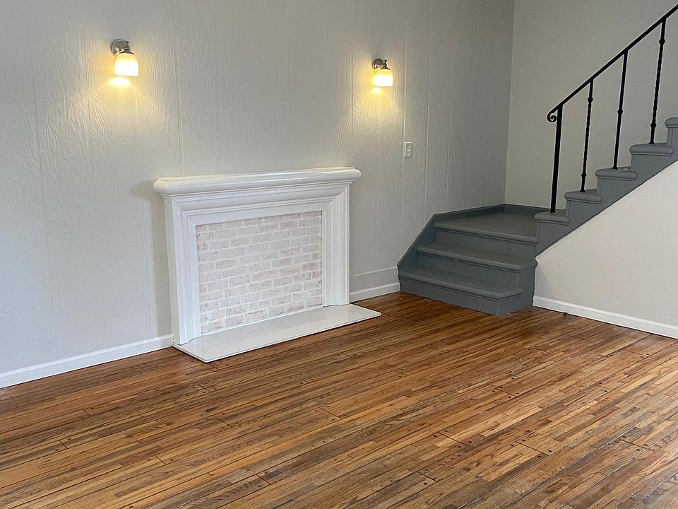 1st image of 205 S Fuller Ave #1/2