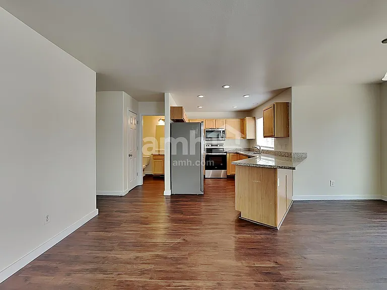 16627 Greenleaf Ave SE — Photo 3