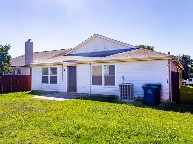 8929 Sagebrush Trl — Photo 16