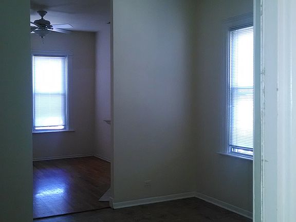 2nd image of 2451 N Marshfield Ave #2
