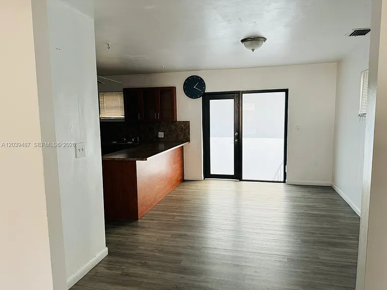215 NW 35th Ave #UP — Photo 7