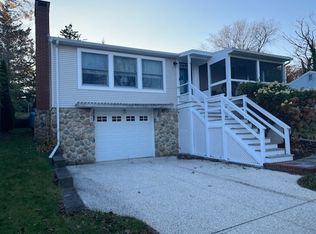 6 Halifax Rd, Plymouth, MA 02360
