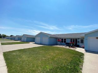 2 Bedroom 1 Bath Townhome with Garage, Mitchell, SD 57301