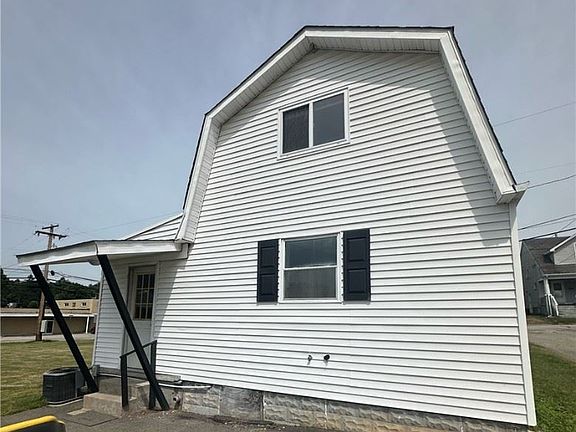 2nd image of 104 Lynnwood Ave