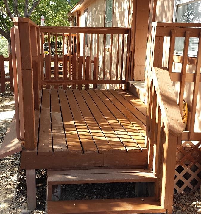 Front Patio enjoy outside