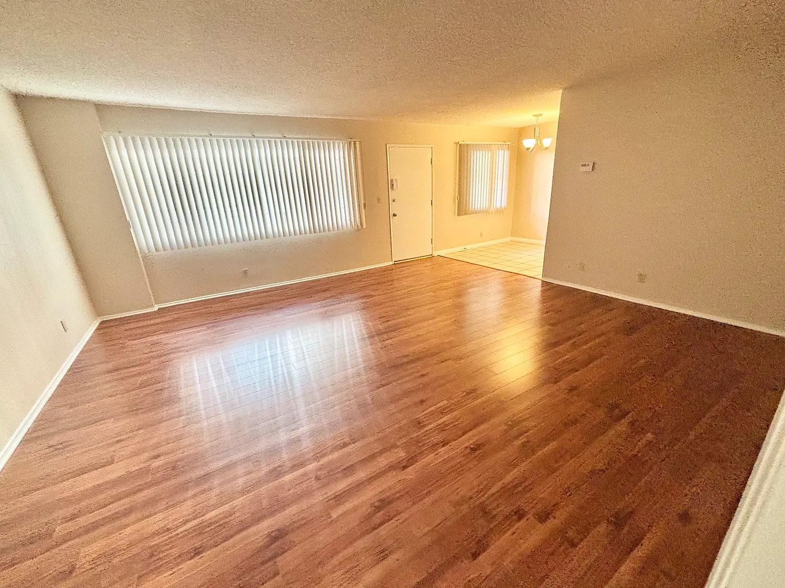 266 S El Molino Ave — Photo 2