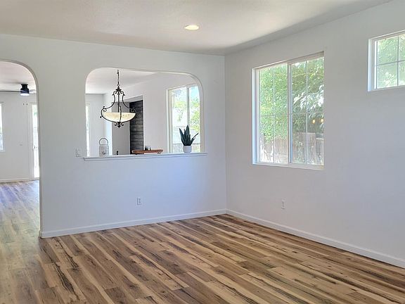 5th image of 292 Tacitus St