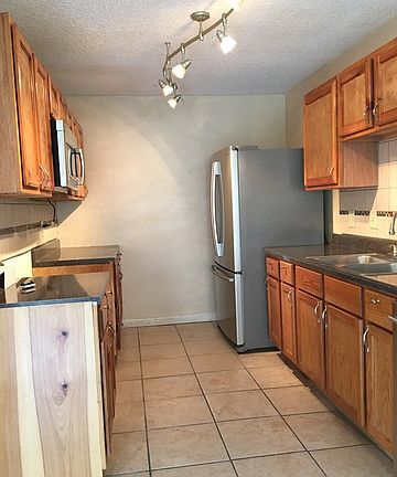 4th image of 8046 Laurel Bnd