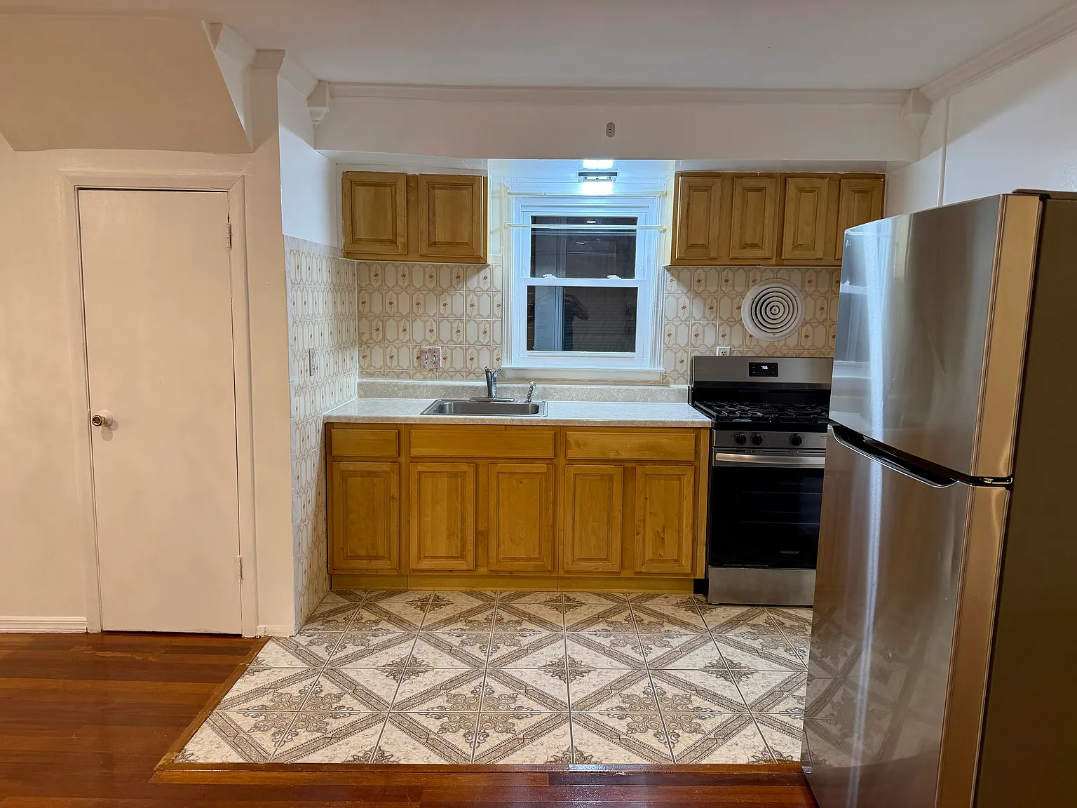2 bed, $2,100 — Photo 4