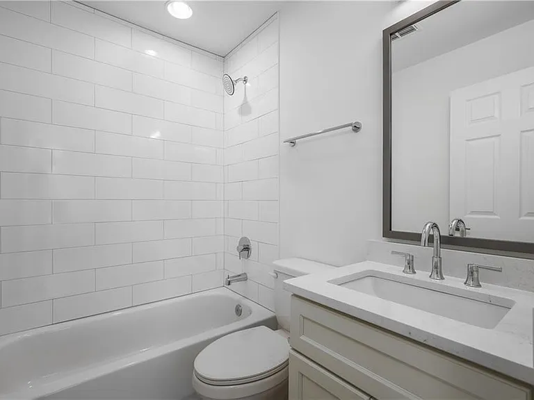 704 Durant Pl NE #B — Photo 14