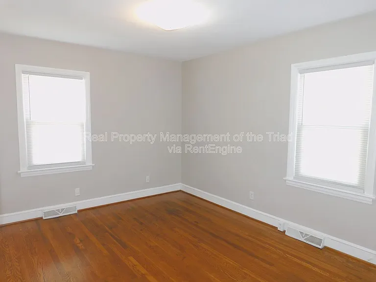 2644 Walker Ave #B — Photo 8