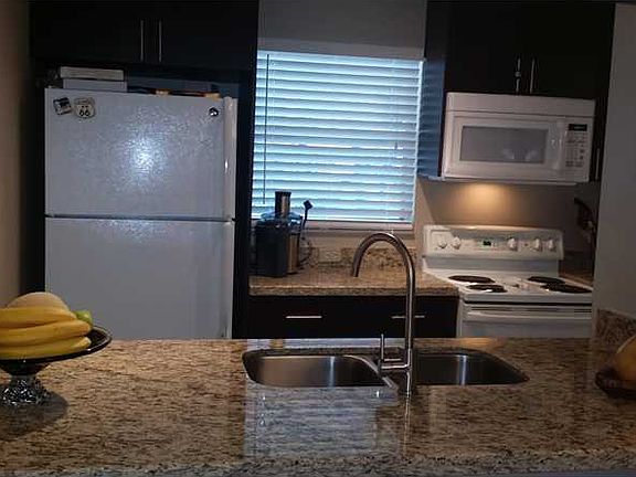 3rd image of 3259 NW 103rd Ter #103-D