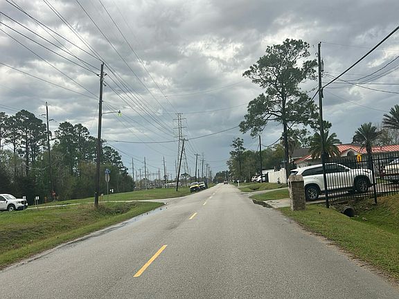 5th image of 3520 Timber Dr