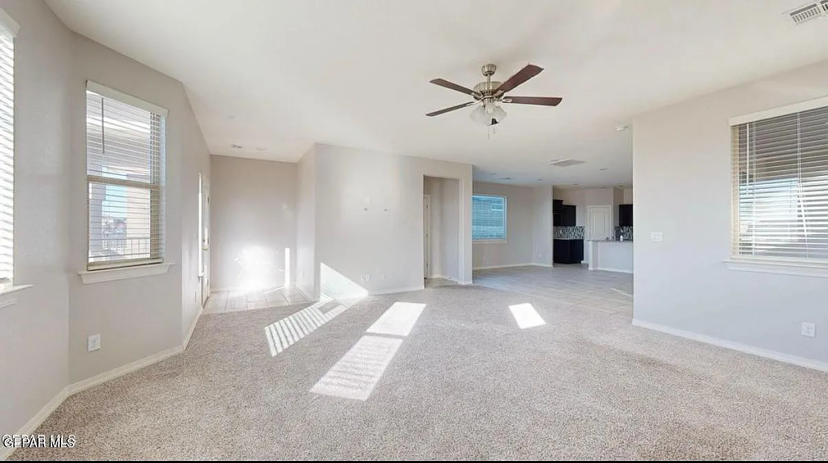 4 bed, 2.5 bath, 2588 sqft, $2,250 — Photo 2