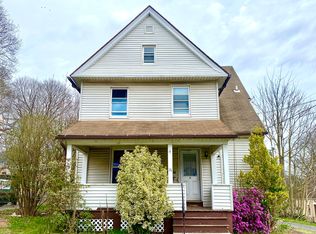 16 Columbus Ave, Meriden, CT 06451
