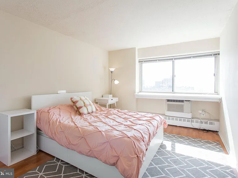 2101 Chestnut St #17-1713 — Photo 9