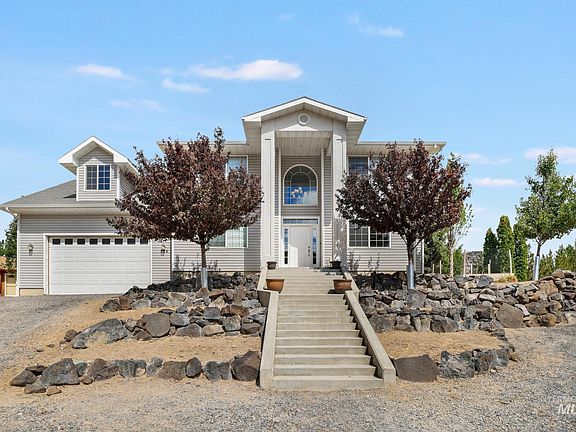 4th image of 726 Falls View Dr