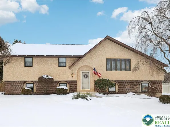 3829 Washington St N, Schnecksville, PA 18078