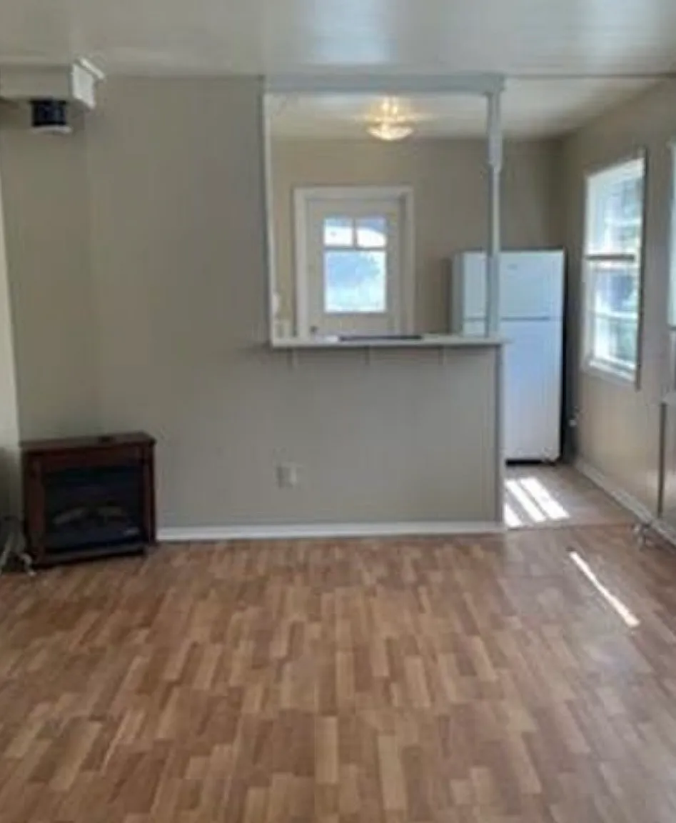 2 bed, 650 sqft, $800 — Photo 3