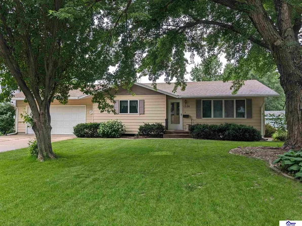 1320 Harre Ln, York, NE 68467