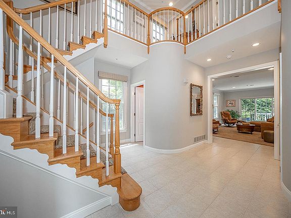 4th image of 406 Merion Hill Ln
