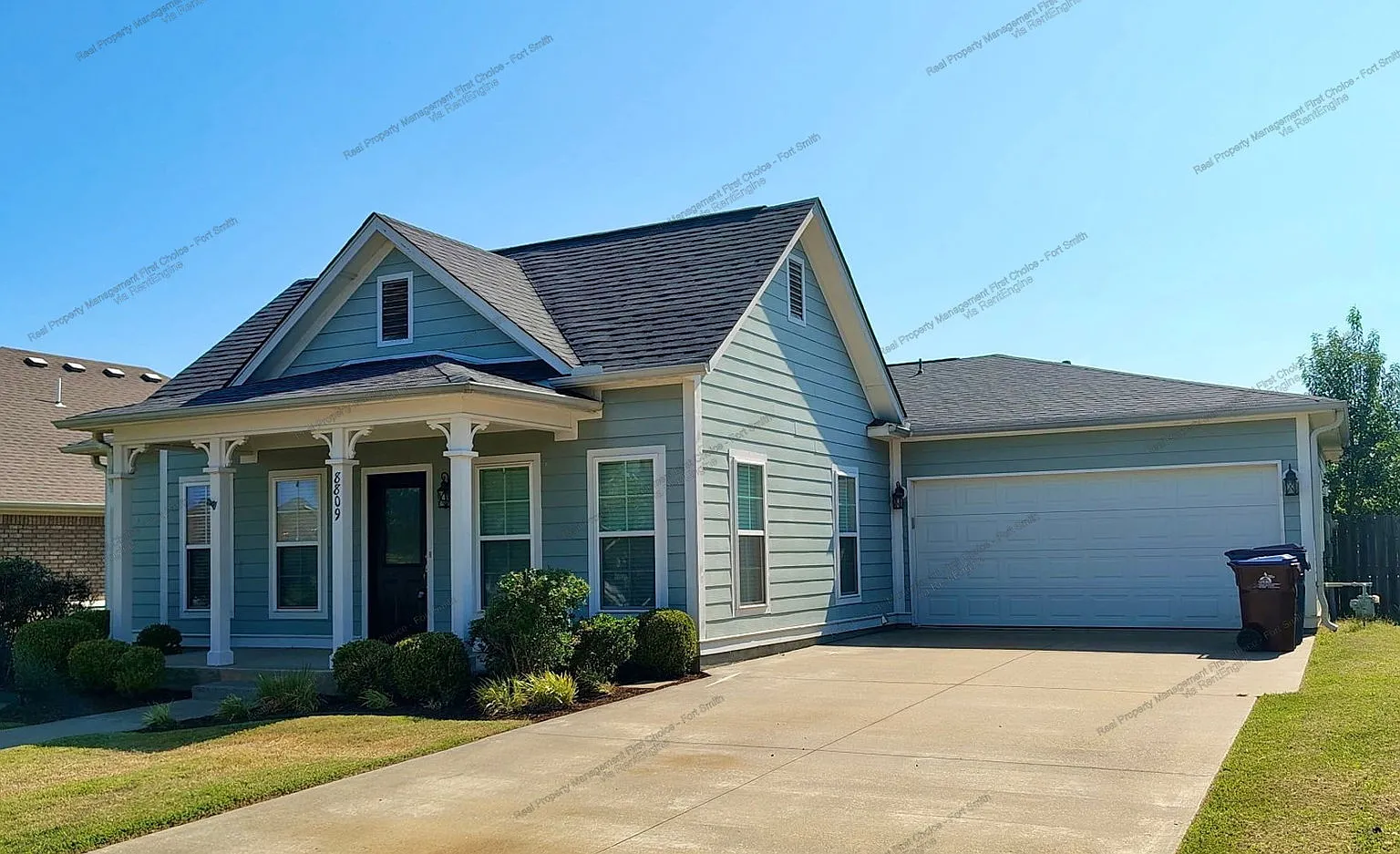 3 bed, 2.0 bath, 1950 sqft, $1,900 — Photo 2