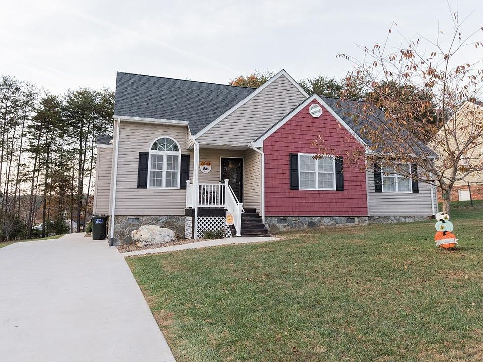 1st image of 424 Mantle Dr