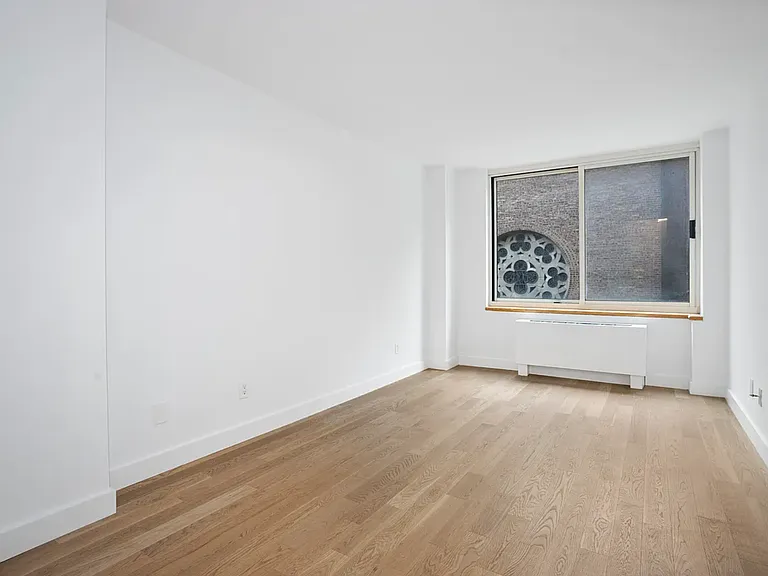 201 W 72nd St #3F — Photo 8